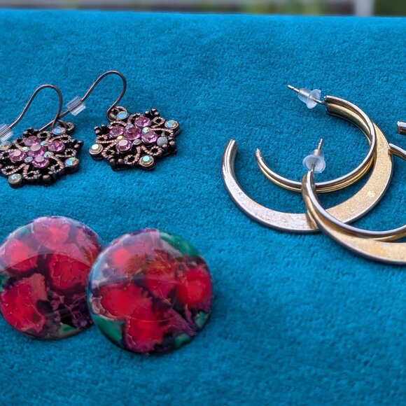 3 pairs of fashion jewelry - Picture 1 of 9